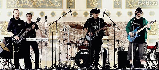 Рок-группа "ЛУННЫЙ ПЁС" на концерте в г.Кронштадт, май 2015.